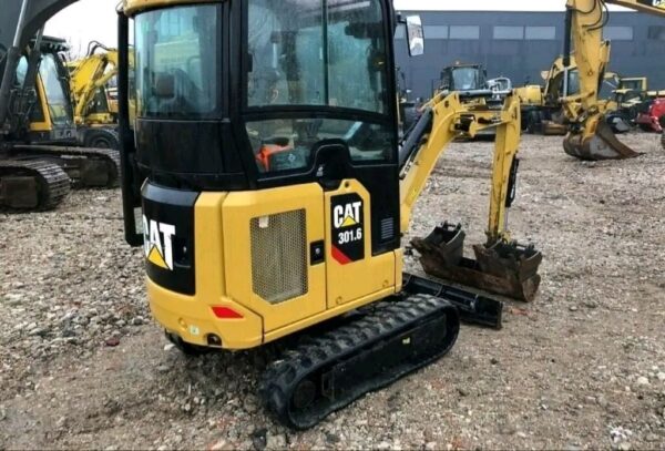 Mini-pelle CATERPILLAR 301.6