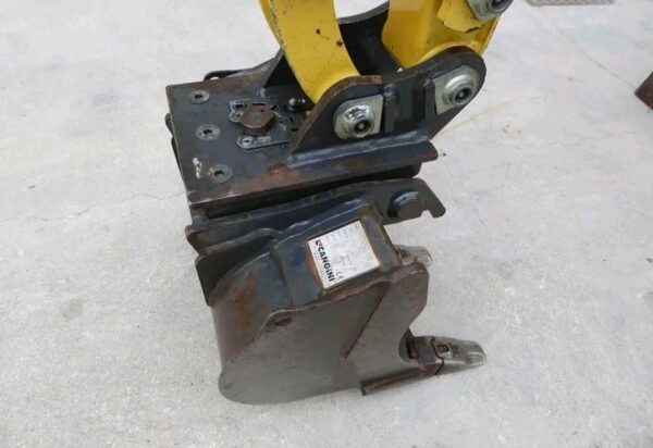 Mini-pelle YANMAR SV08-1AS