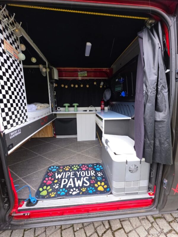 Ford Transit T350M 2,2 TDCI 125